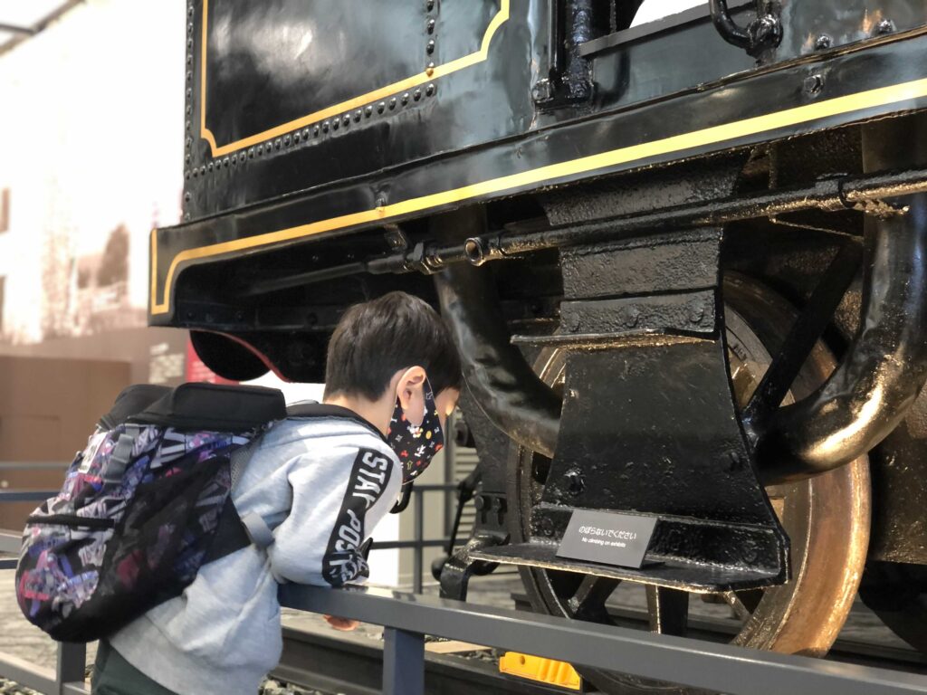 京都府向日市の放課後等デイサービスASTEP 社会見学で鉄道博物館へ