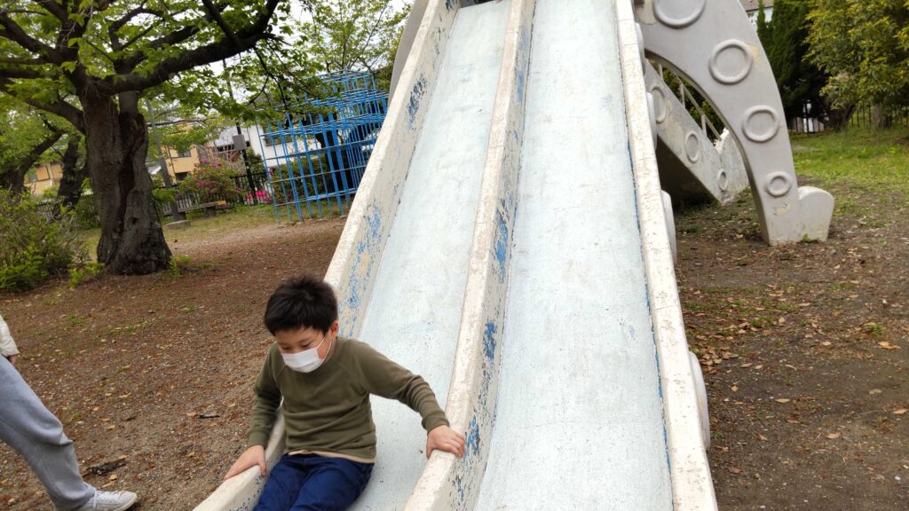京都府乙訓郡向日市の放課後等デイサービスASTEP（アステップ）外遊び（勝山公園）