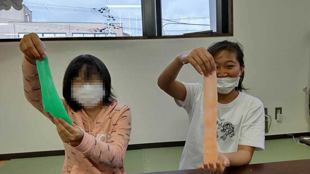 五感を刺激するスライム遊び