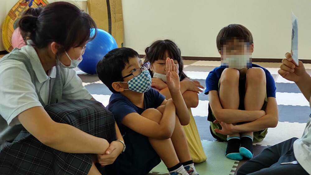 SST（ソーシャルスキルトレーニング）で対人関係について学ぶ子どもたち